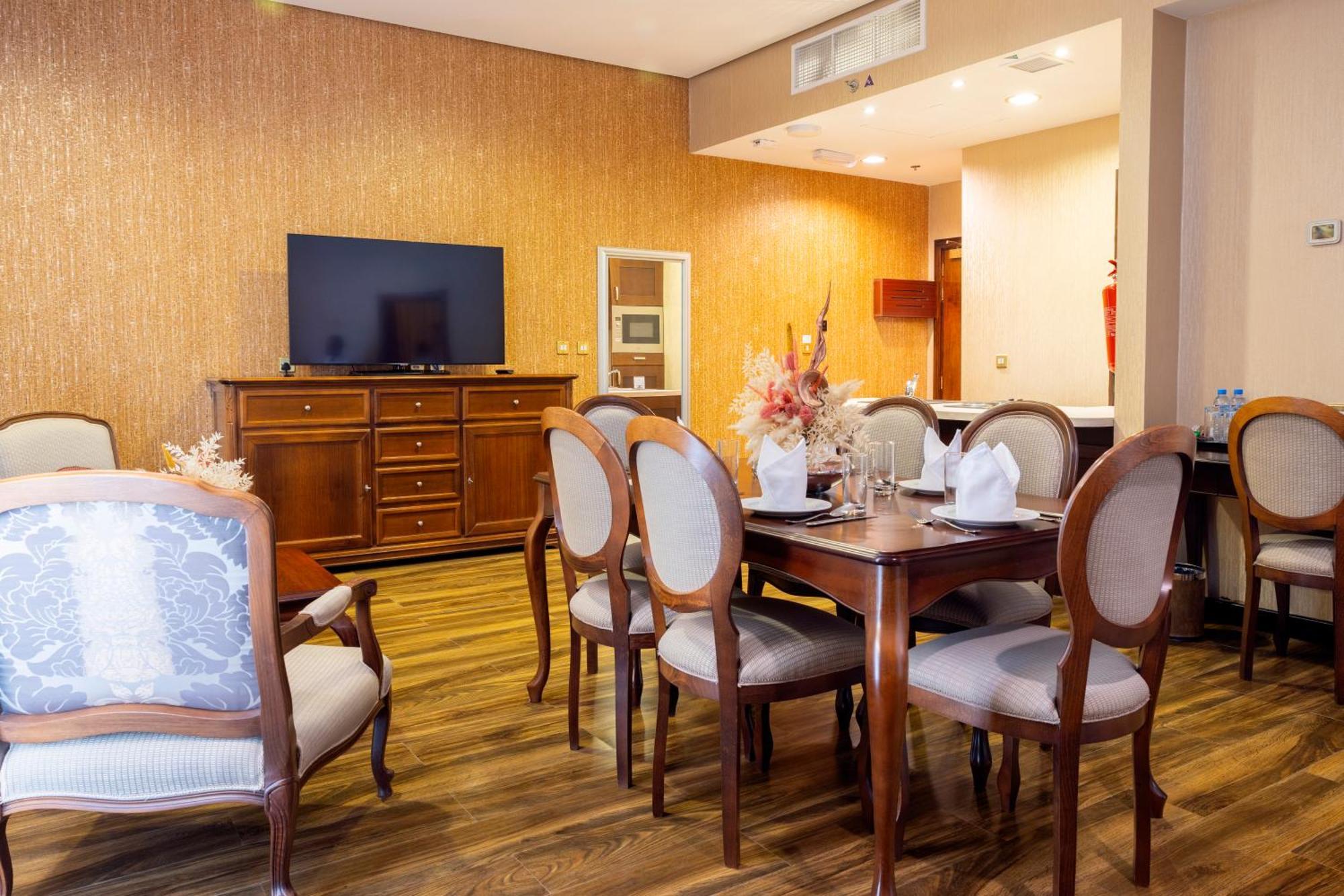 City Gate Hotel Доха Екстериор снимка