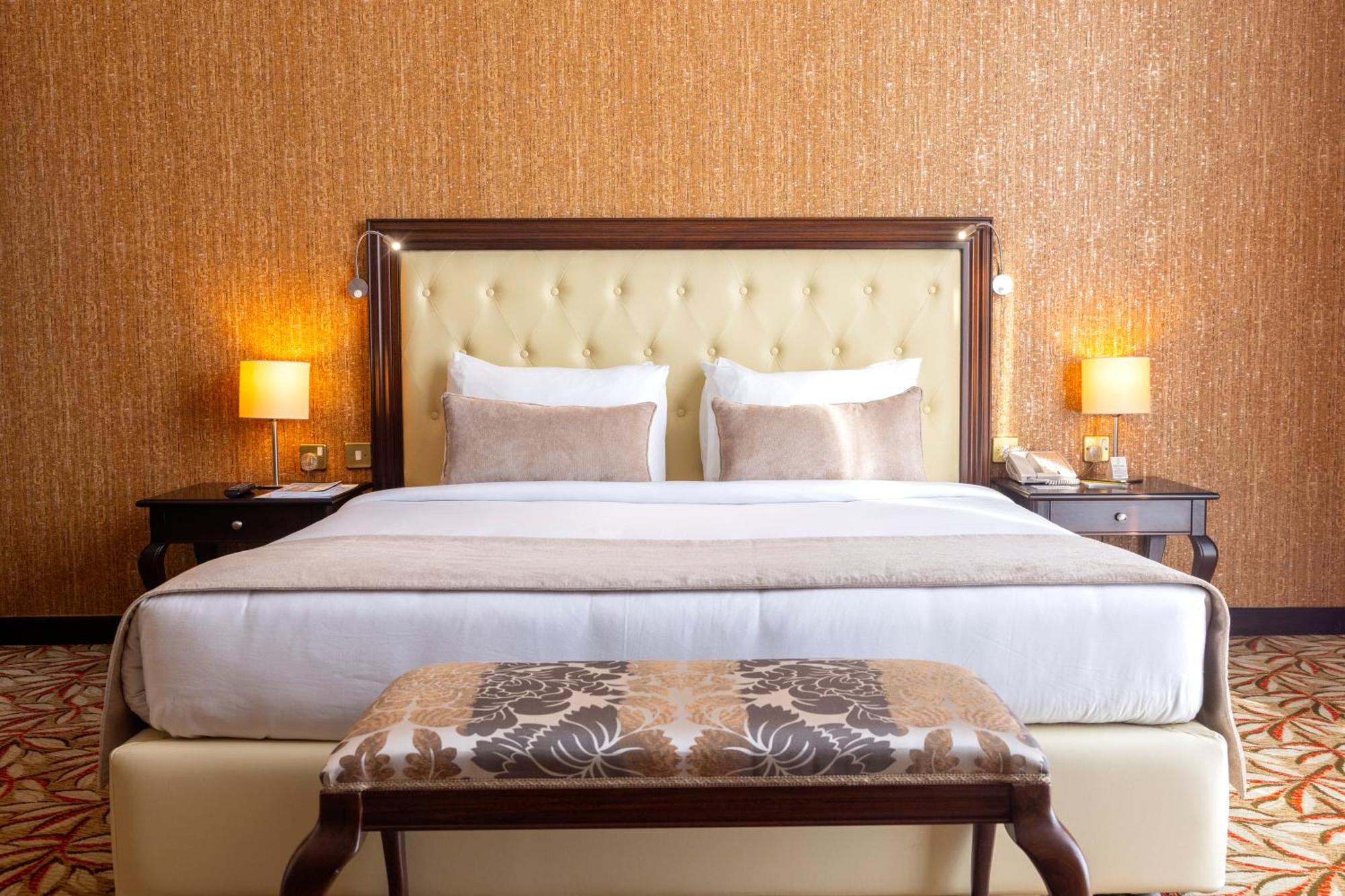 City Gate Hotel Доха Екстериор снимка
