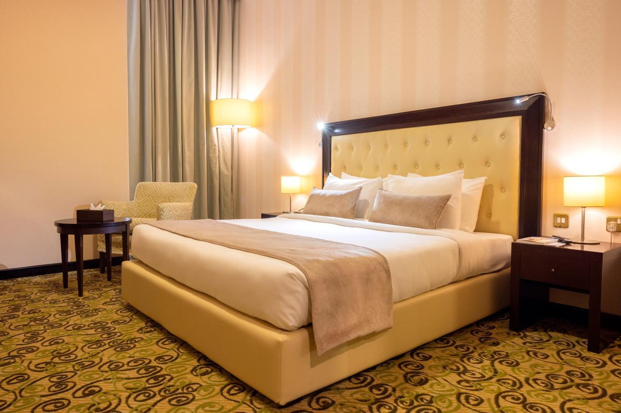City Gate Hotel Доха Екстериор снимка